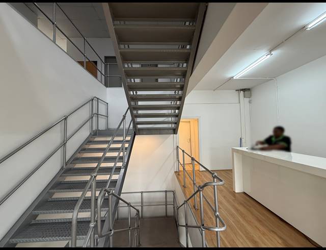 438.07M² OFFICE TO LET IN GREEN POINT